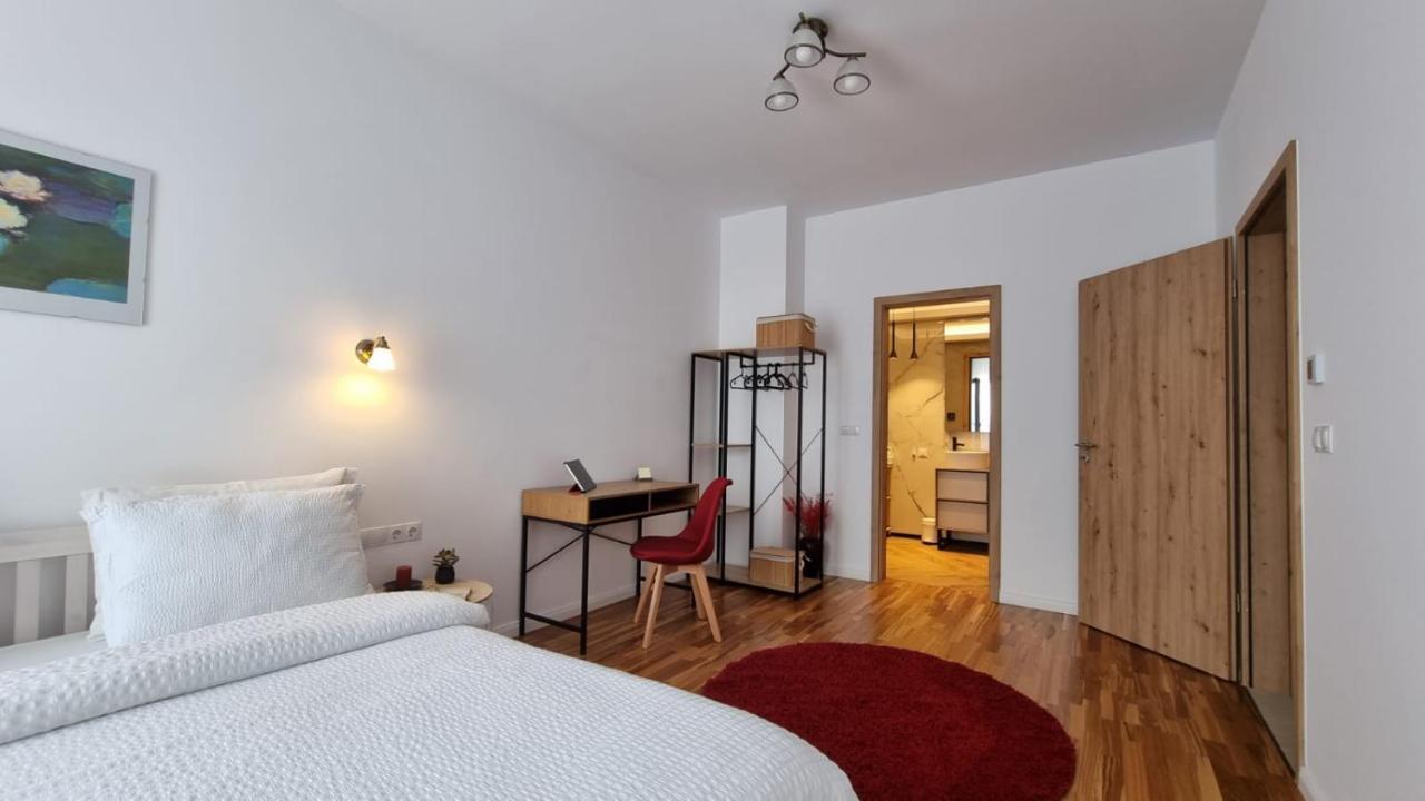 Penthouse Cosmopolit Apartment Брашов Екстериор снимка