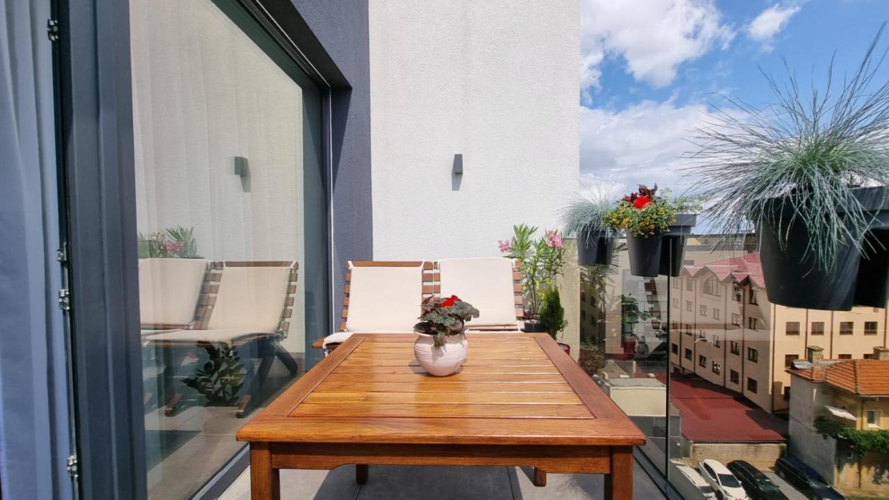 Penthouse Cosmopolit Apartment Брашов Екстериор снимка