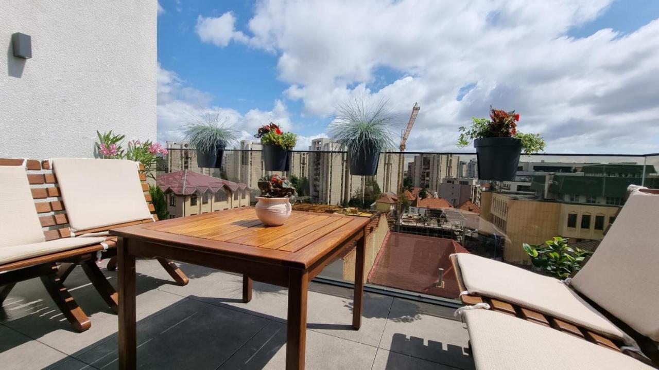 Penthouse Cosmopolit Apartment Брашов Екстериор снимка